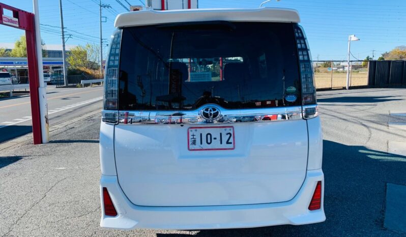 
								2015 Toyota Voxy full									