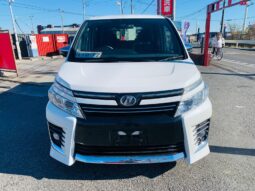
										2015 Toyota Voxy full									