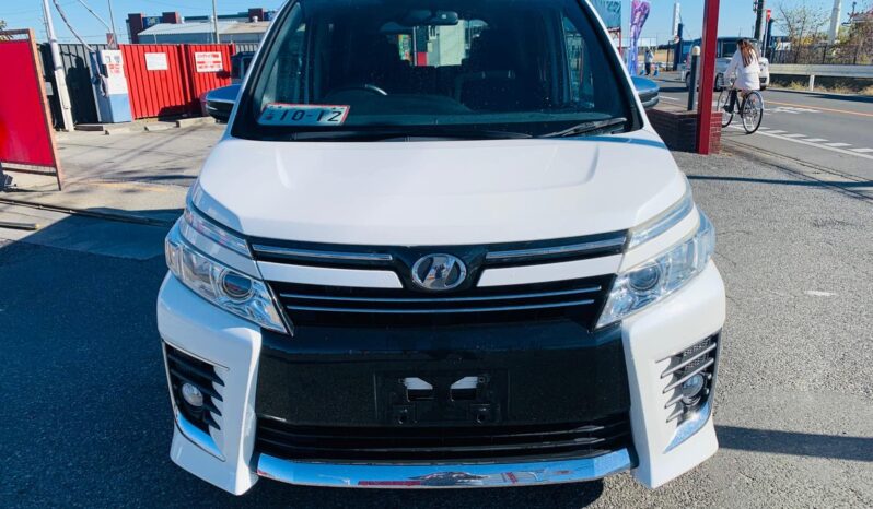 
								2015 Toyota Voxy full									