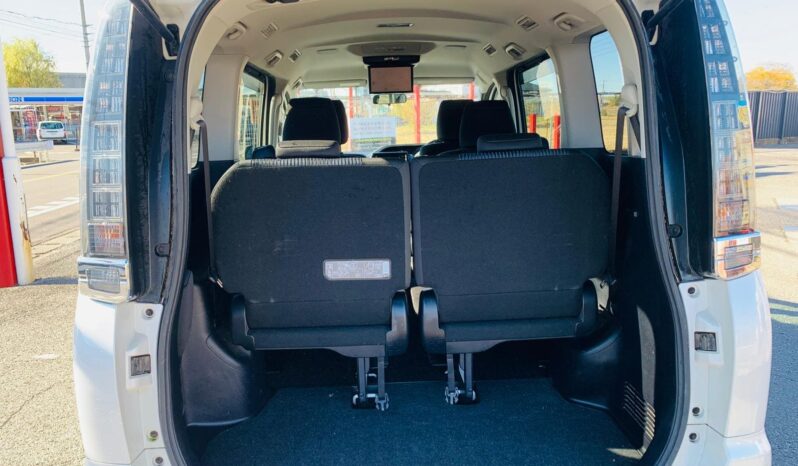 
								2015 Toyota Voxy full									