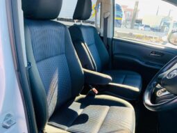 
										2015 Toyota Voxy full									