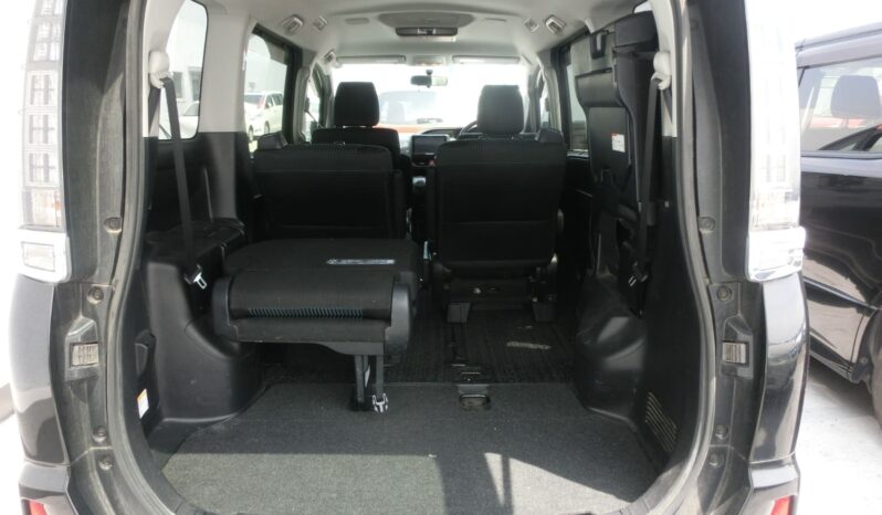 
								2015 Toyota Voxy full									