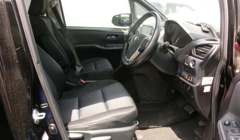 
								2015 Toyota Voxy full									