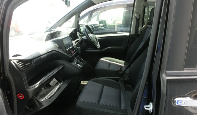 
								2015 Toyota Voxy full									