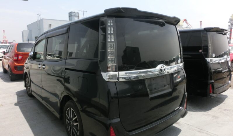 
								2015 Toyota Voxy full									