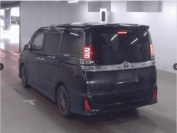 
										2017 Toyota Voxy full									